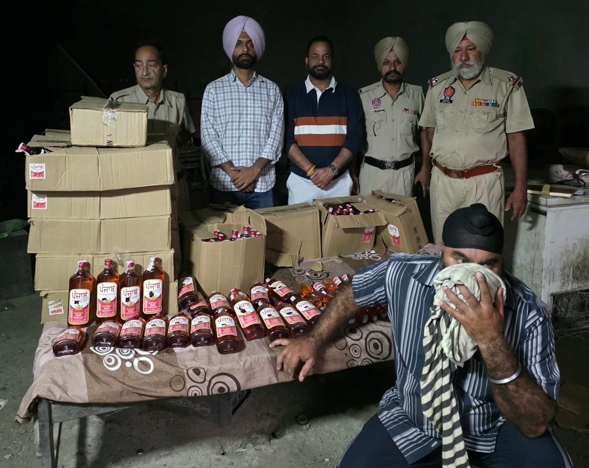 जालंधर में पुलिस ने पकड़ा शराब का नकली ठेका