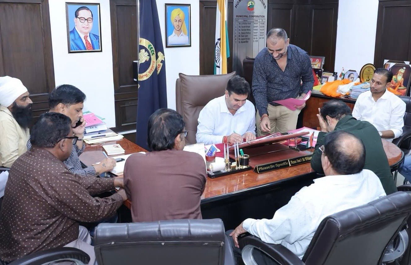 नगर निगम जालंधर के मुख्य कार्यालय में हुई विशेष जन सुनवाई, लोगों ने बताई समस्याएं